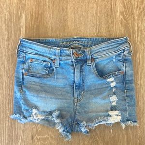 American Eagle Distressed Jean Short Light Wash
